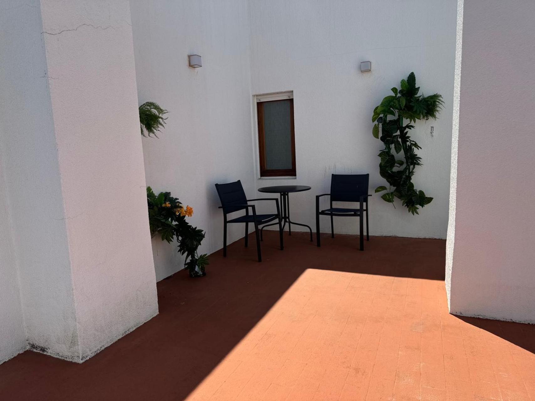 Aomo Art Space Hostel Oeiras Kültér fotó